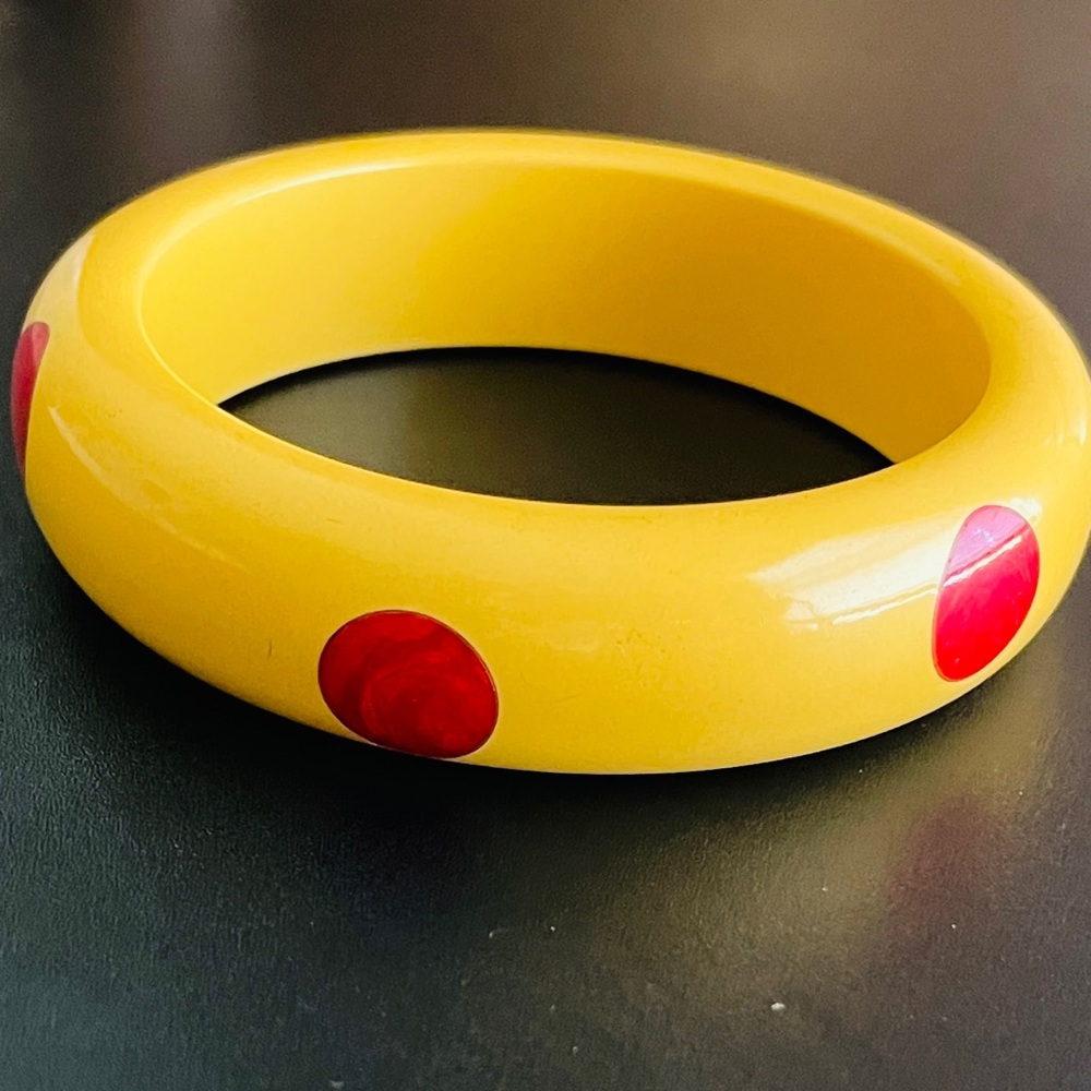 Vintage Bakelite Bangle Dot Bracelet